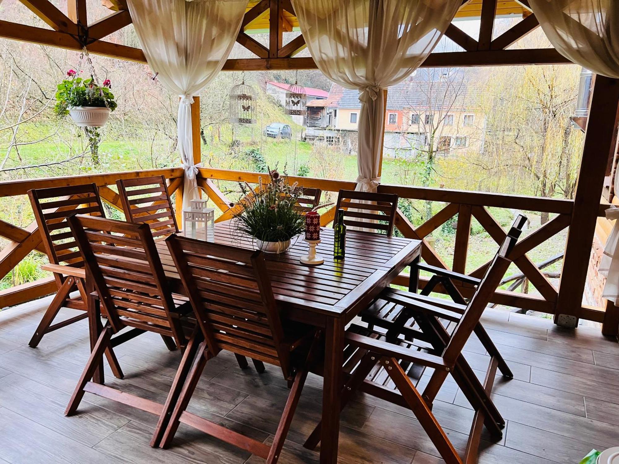Kuca Za Odmor Carolija Villa Jastrebarsko Exterior foto